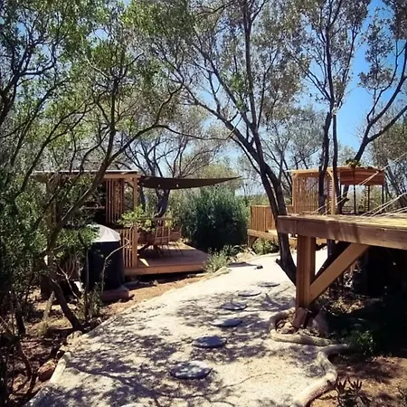 Glamping Luxe Entre Et Maquis Luxury tent