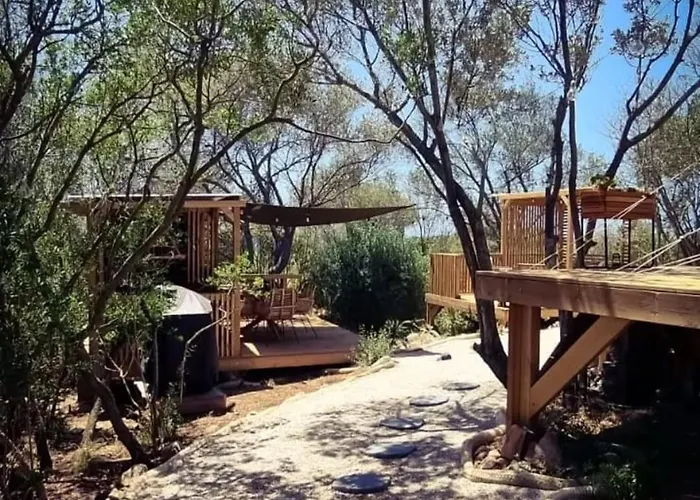 Glamping Luxe Entre Et Maquis Luxury tent